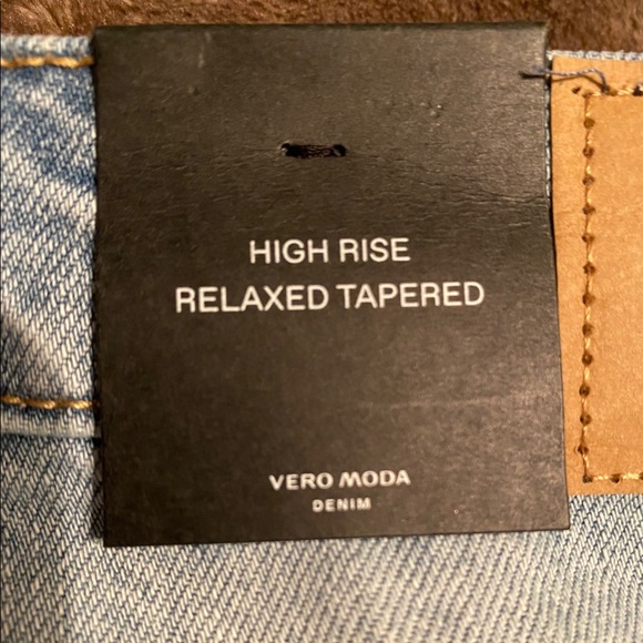 NBW w/Tag. Brand: Vero Moda. Style: Rise Rise High Riae - Picture 3 of 5